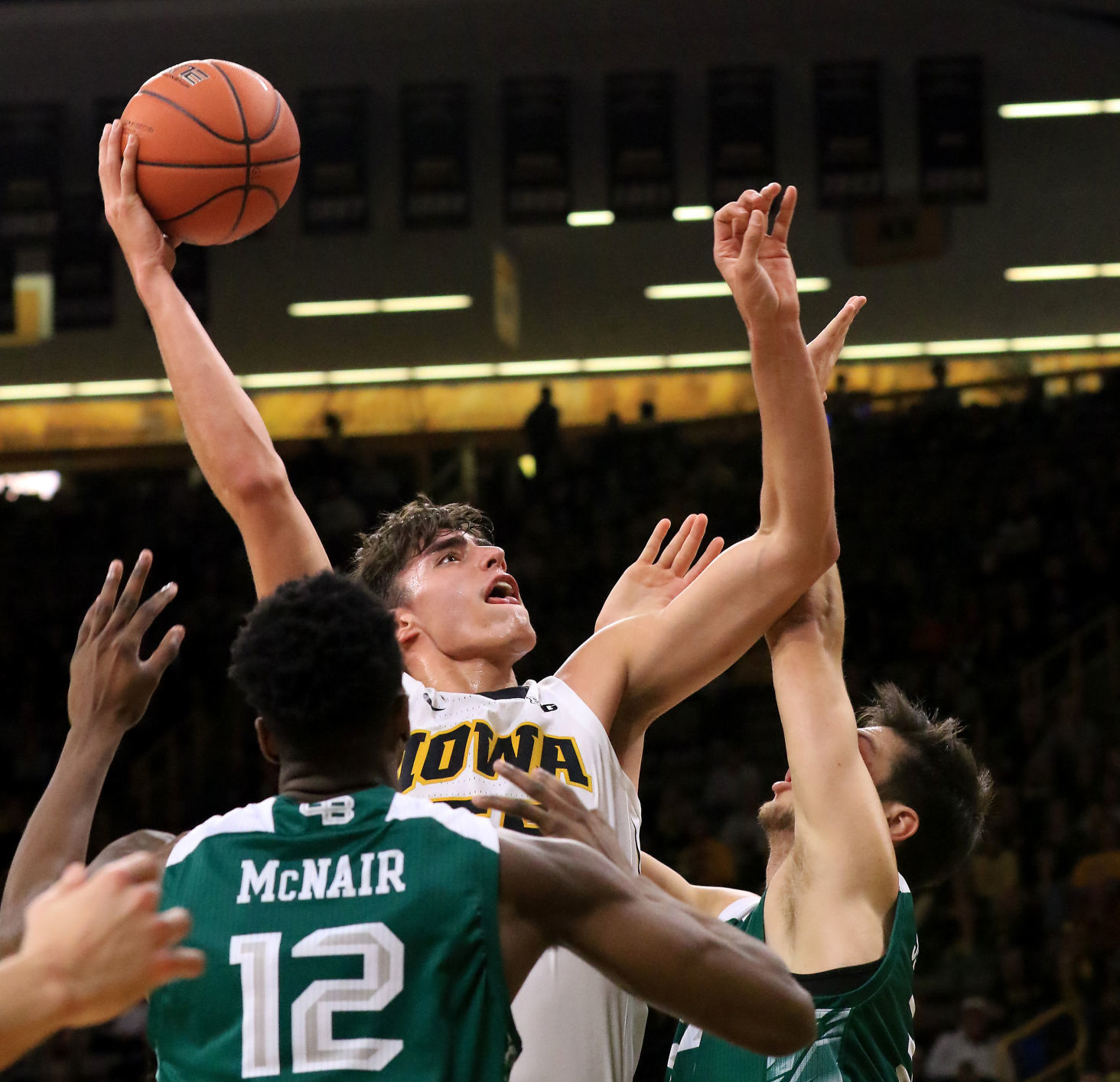 111118-Iowa-bb-013
